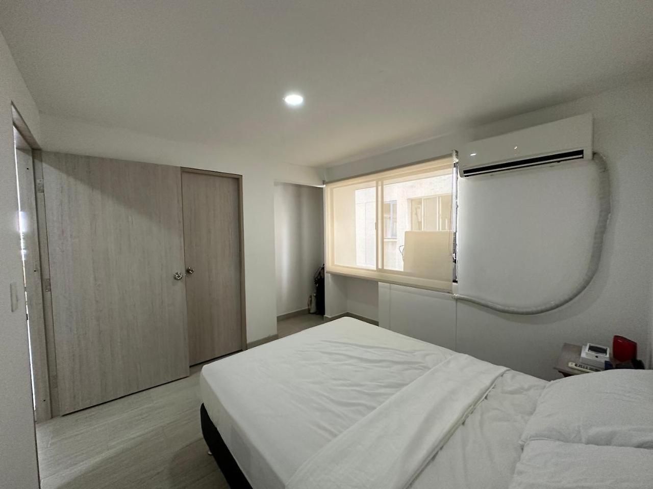 Apartamento Moderno Con Piscina En El Laguito