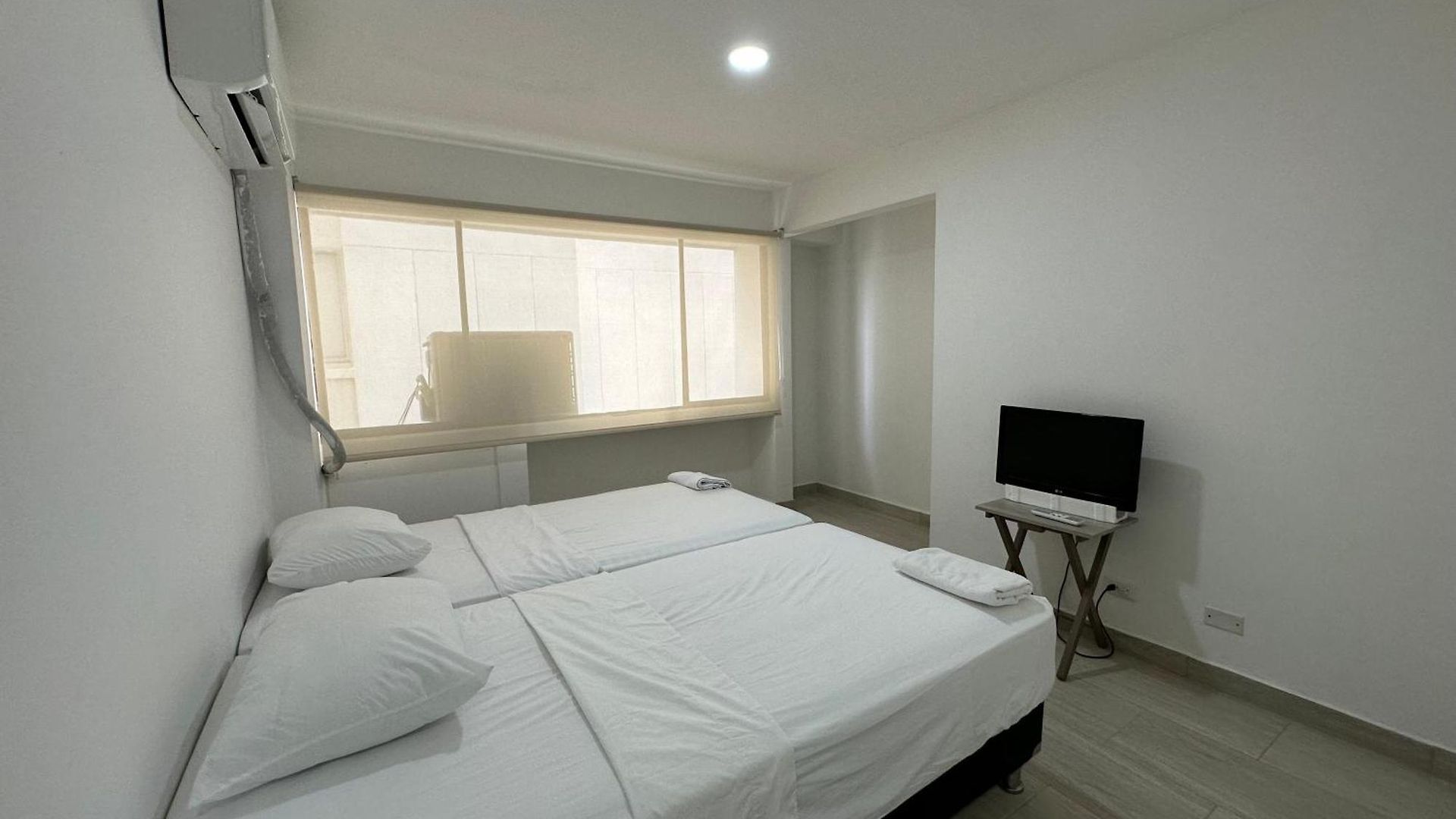 Apartamento Moderno Con Piscina En El Laguito