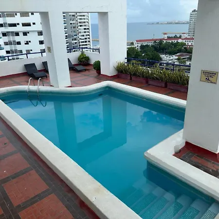 Moderno Con Piscina En El Laguito Cartagena